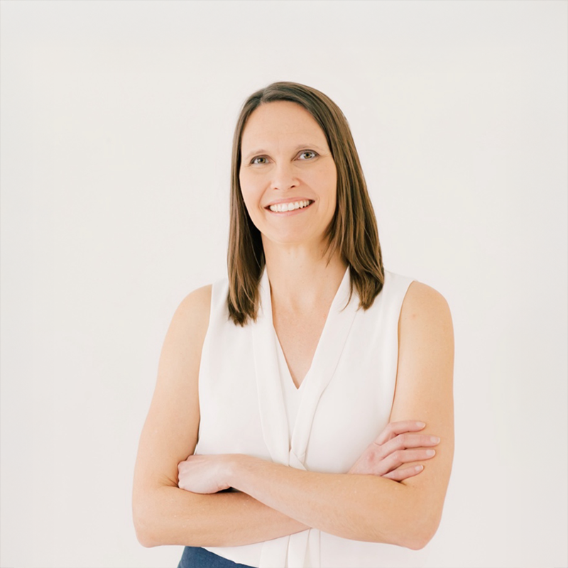 Julia_Headshot_800-2